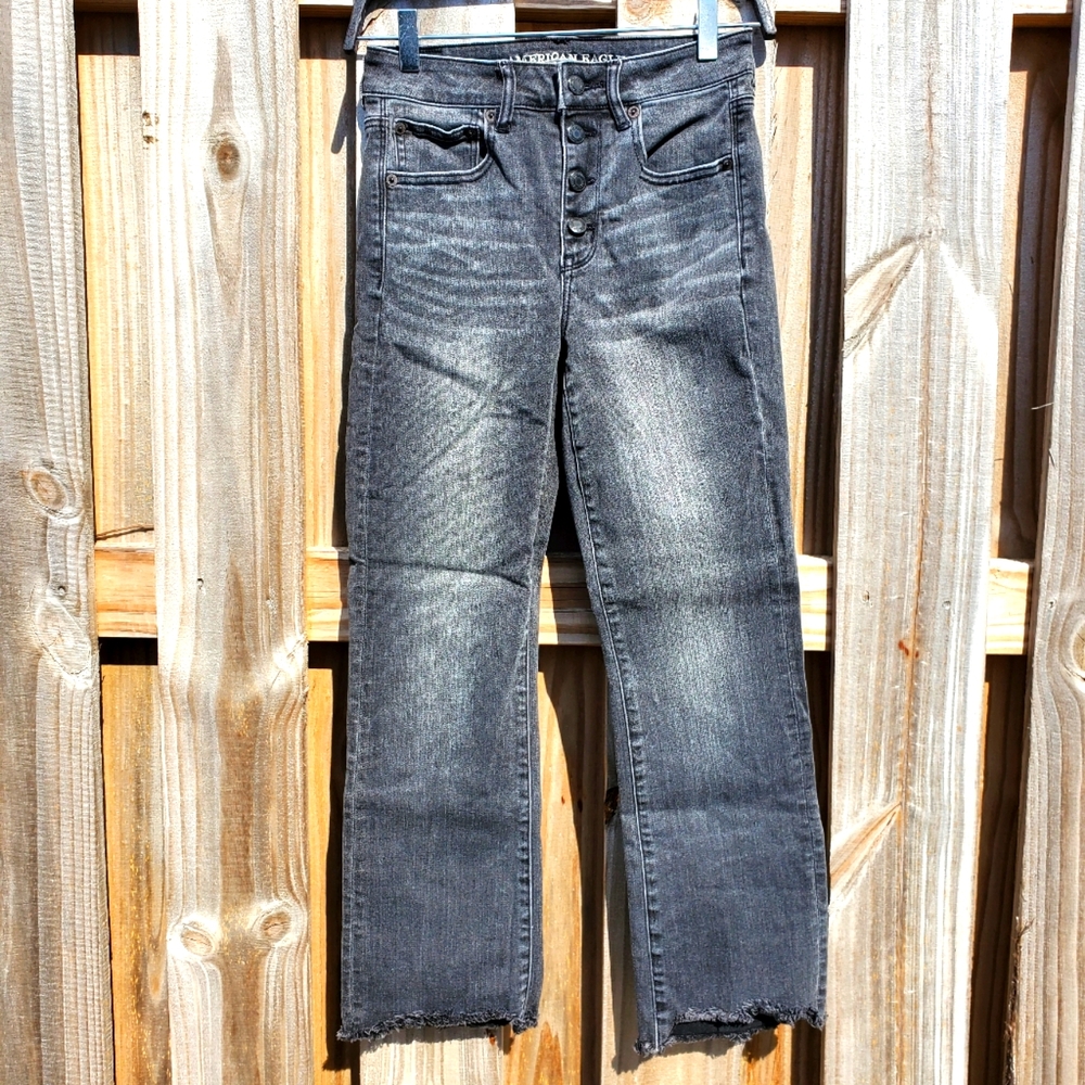 47) AEO Hi-Rise Crop Flare Super Stretch Sz. 6 Regular